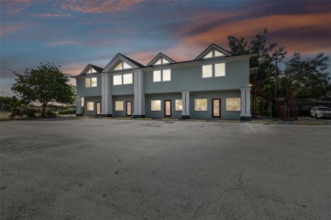 Commercial property in Lakeland, Florida 474.73 sq.m. № 2097480 - photo 3