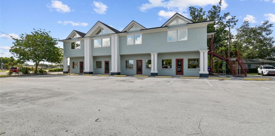 Commercial property in Lakeland, Florida 474.73 sq.m. № 2097480