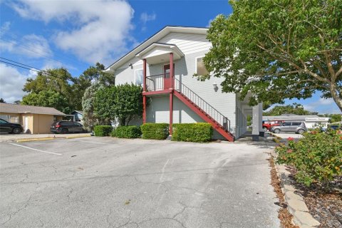 Commercial property in Lakeland, Florida 474.73 sq.m. № 2097480 - photo 15