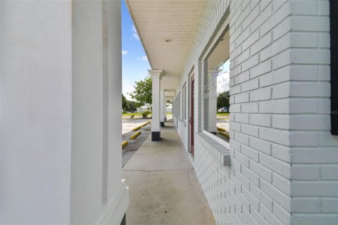 Commercial property in Lakeland, Florida 474.73 sq.m. № 2097480 - photo 10