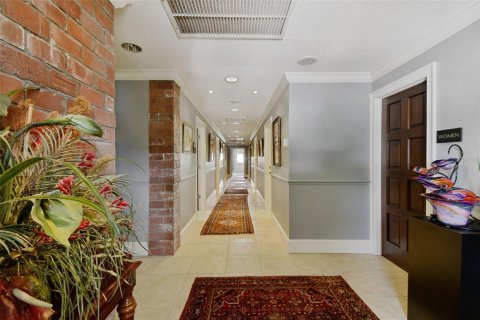 Commercial property in Lakeland, Florida 474.73 sq.m. № 2097480 - photo 16