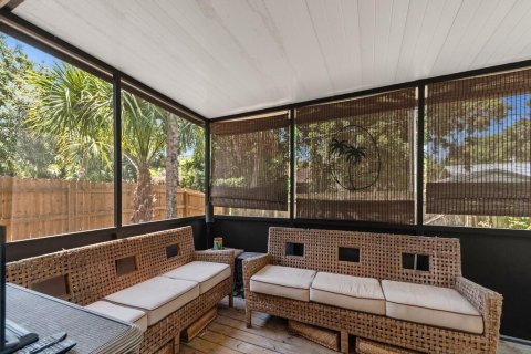 House in Vero Beach, Florida 3 bedrooms, 123.65 sq.m. № 2084042 - photo 17