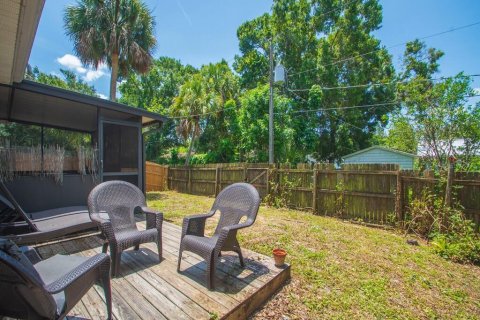 House in Vero Beach, Florida 3 bedrooms, 123.65 sq.m. № 2084042 - photo 24