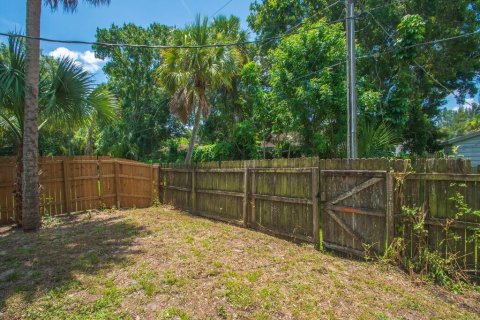 House in Vero Beach, Florida 3 bedrooms, 123.65 sq.m. № 2084042 - photo 25