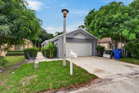 Villa ou maison à Coconut Creek, Floride 3 chambres, 133.78 m2 № 2400665