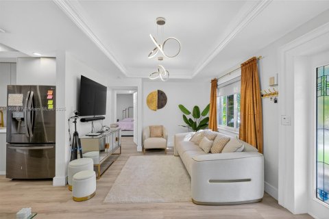 House in North Miami, Florida 3 bedrooms, 121.14 sq.m. № 1964374 - photo 27