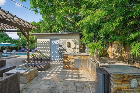 House in North Miami, Florida 3 bedrooms, 121.14 sq.m. № 1964374 - photo 3