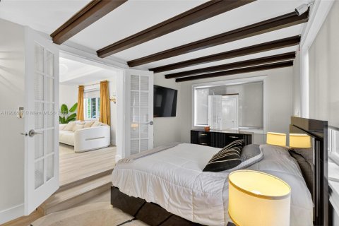 House in North Miami, Florida 3 bedrooms, 121.14 sq.m. № 1964374 - photo 25