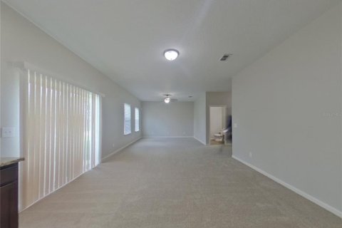 Casa en alquiler en Lake Wales, Florida, 4 dormitorios, 184.5 m2 № 1915293 - foto 5