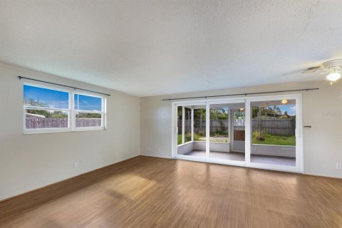 House in Bradenton, Florida 2 bedrooms, 86.12 sq.m. № 1894739 - photo 7
