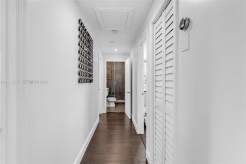 Villa ou maison à louer à Miami, Floride: 4 chambres, 181.81 m2 № 2350956 - photo 19