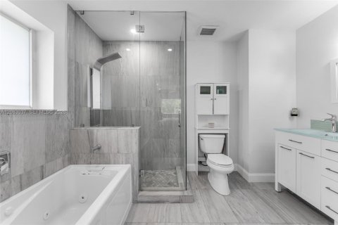 Villa ou maison à louer à Miami, Floride: 4 chambres, 181.81 m2 № 2350956 - photo 11