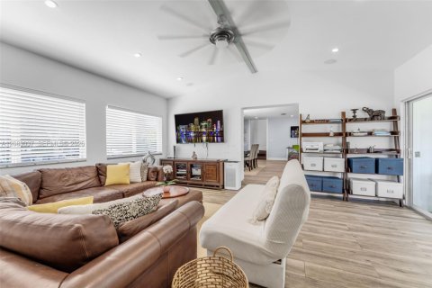 Villa ou maison à louer à Miami, Floride: 4 chambres, 181.81 m2 № 2350956 - photo 7