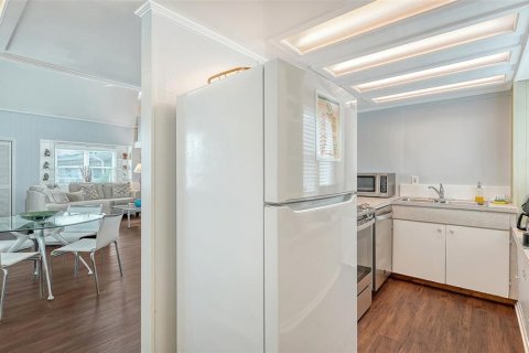 Condo in Longboat Key, Florida, 1 bedroom  № 2333900 - photo 9