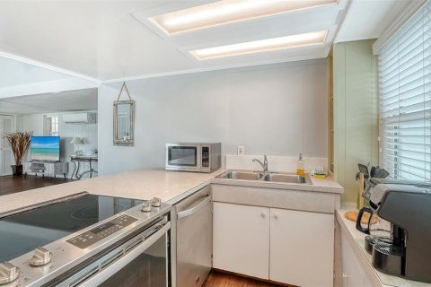 Condo in Longboat Key, Florida, 1 bedroom  № 2333900 - photo 10