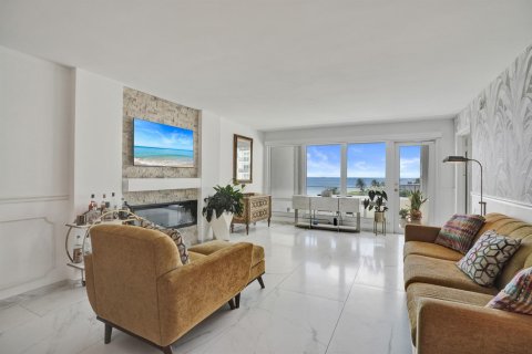 Condo in Lauderdale-by-the-Sea, Florida, 2 bedrooms  № 2361659 - photo 21