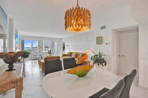 Condo in Lauderdale-by-the-Sea, Florida, 2 bedrooms  № 2361659 - photo 20