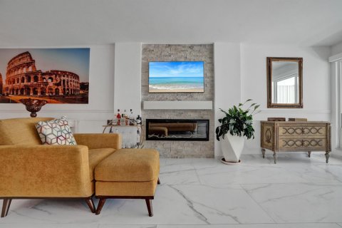 Condo in Lauderdale-by-the-Sea, Florida, 2 bedrooms  № 2361659 - photo 26