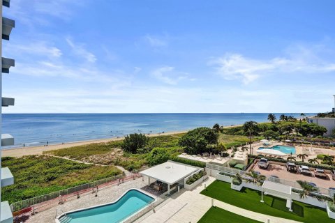 Condo in Lauderdale-by-the-Sea, Florida, 2 bedrooms  № 2361659 - photo 7