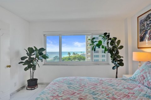 Condo in Lauderdale-by-the-Sea, Florida, 2 bedrooms  № 2361659 - photo 28