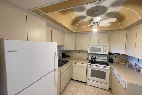 Condo in Clearwater, Florida, 1 bedroom  № 1767561 - photo 9