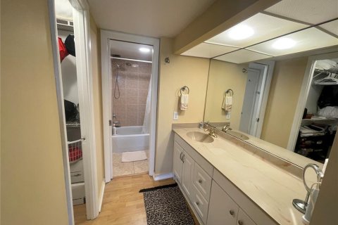 Condo in Clearwater, Florida, 1 bedroom  № 1767561 - photo 21