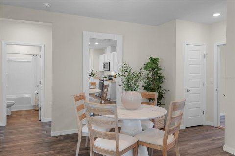 House in Davenport, Florida 5 bedrooms, 192.96 sq.m. № 2259253 - photo 7