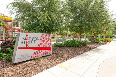 Condo in Tampa, Florida, 2 bedrooms  № 1879526 - photo 25