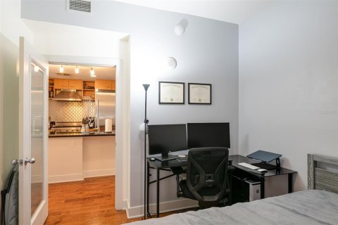 Condo in Tampa, Florida, 2 bedrooms  № 1879526 - photo 17