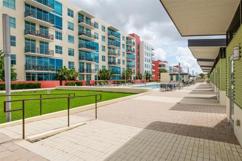 Condo in Tampa, Florida, 2 bedrooms  № 1879526 - photo 18