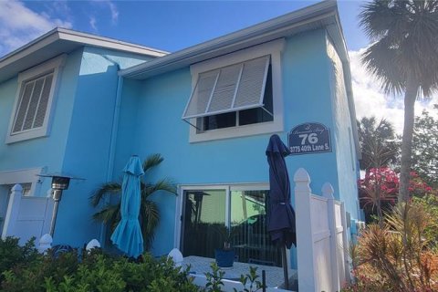 Condo à Saint Petersburg, Floride, 3 chambres  № 2130360