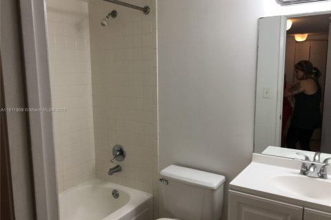 Copropriété à vendre à Miami, Floride: 2 chambres, 84.91 m2 № 1940339 - photo 10