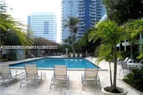 Copropriété à vendre à Miami, Floride: 2 chambres, 84.91 m2 № 1940339 - photo 2