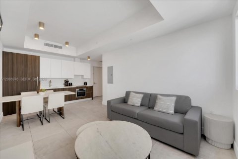 Condominio en venta en Miami, Florida, 1 dormitorio, 53.88 m2 № 2356770 - foto 2