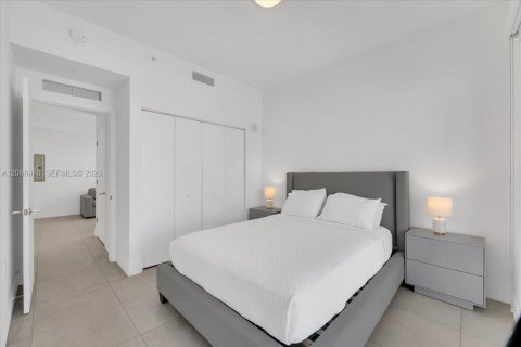 Condominio en venta en Miami, Florida, 1 dormitorio, 53.88 m2 № 2356770 - foto 12
