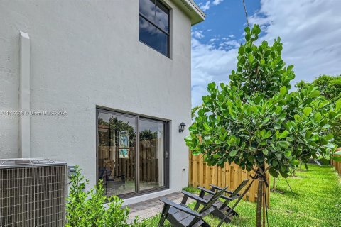 Townhouse in Florida City, Florida 3 bedrooms, 133.13 sq.m. № 1811395 - photo 11