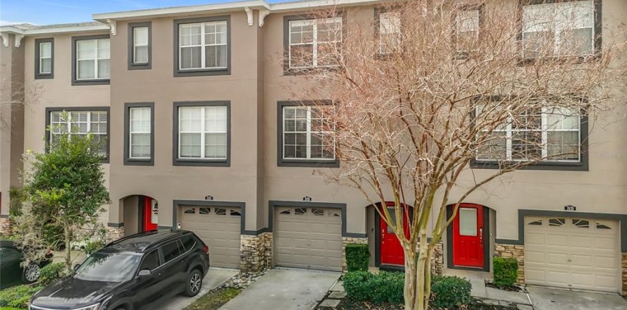 Townhouse in Brandon, Florida 4 bedrooms, 187.94 sq.m. № 2155930