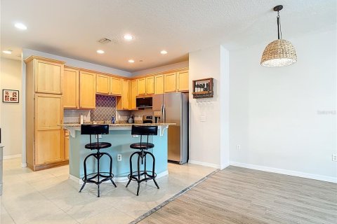 Townhouse in Brandon, Florida 4 bedrooms, 187.94 sq.m. № 2155930 - photo 23