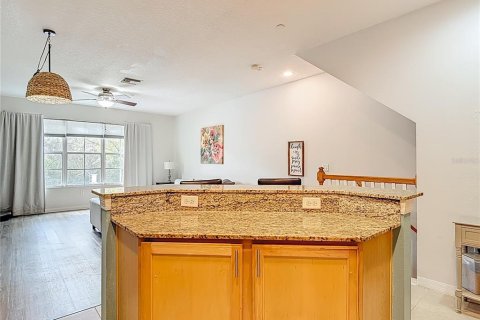 Townhouse in Brandon, Florida 4 bedrooms, 187.94 sq.m. № 2155930 - photo 26