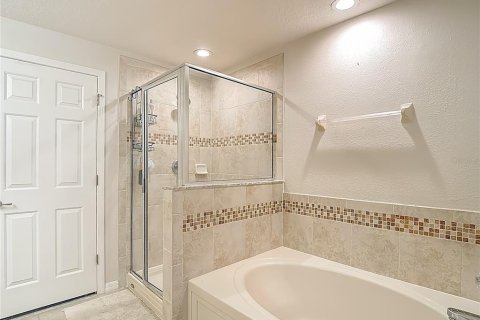 Townhouse in Brandon, Florida 4 bedrooms, 187.94 sq.m. № 2155930 - photo 13