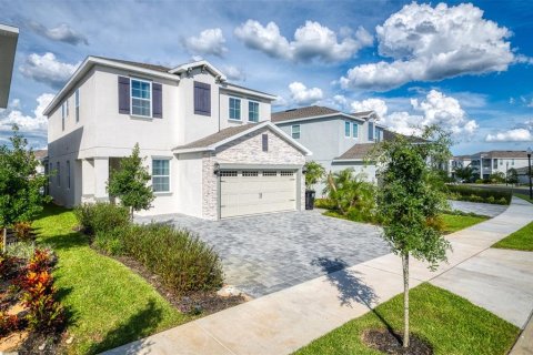Casa en venta en Kissimmee, Florida, 5 dormitorios, 239.13 m2 № 1899047 - foto 2