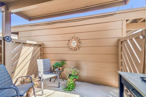 Condo in New Port Richey, Florida, 2 bedrooms  № 1906554 - photo 5