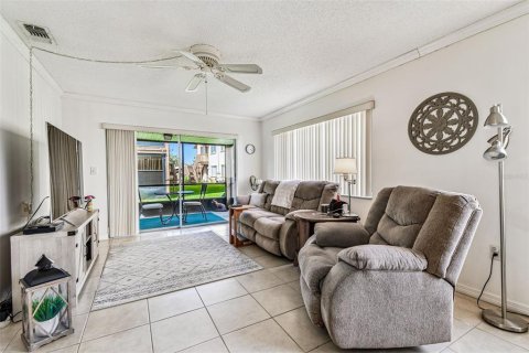 Condo in New Port Richey, Florida, 2 bedrooms  № 1906554 - photo 11