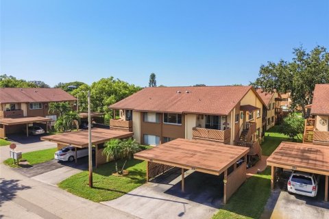 Condo in New Port Richey, Florida, 2 bedrooms  № 1906554 - photo 2