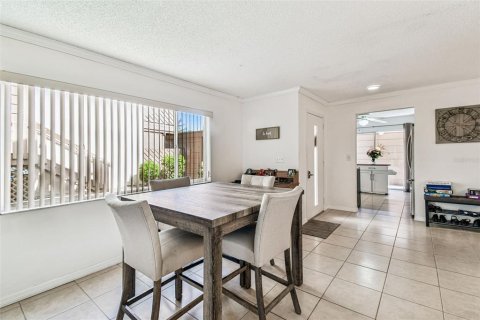 Condo in New Port Richey, Florida, 2 bedrooms  № 1906554 - photo 8