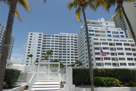 Condominio en venta en Miami Beach, Florida, 1 dormitorio, 97.18 m2 № 1788617 - foto 12