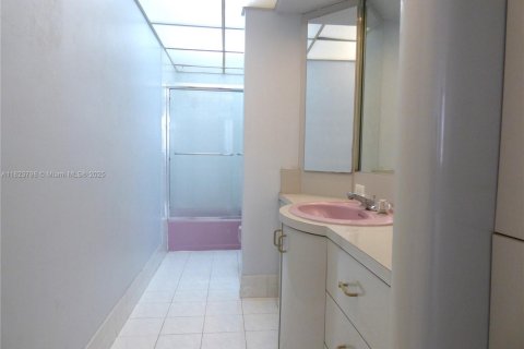 Condominio en venta en Miami Beach, Florida, 1 dormitorio, 97.18 m2 № 1788617 - foto 11