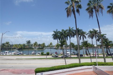 Condominio en venta en Miami Beach, Florida, 1 dormitorio, 97.18 m2 № 1788617 - foto 7