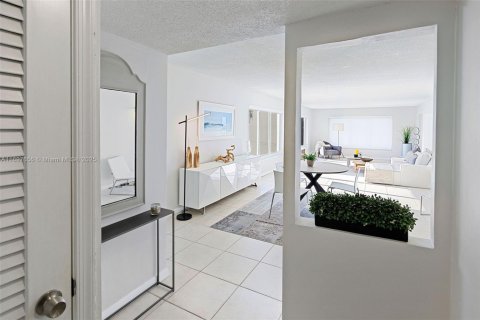Condominio en venta en Fort Lauderdale, Florida, 2 dormitorios, 157.93 m2 № 1954316 - foto 10