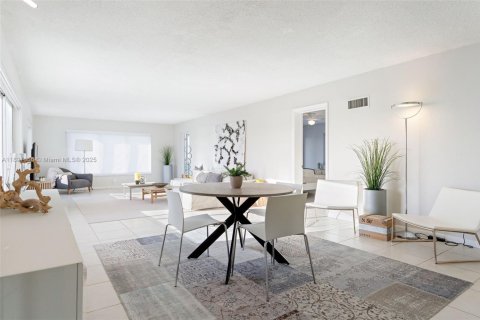 Condominio en venta en Fort Lauderdale, Florida, 2 dormitorios, 157.93 m2 № 1954316 - foto 14